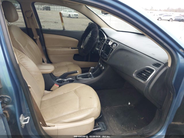 2011 CHRYSLER 200 1C3BC2FB8BN583075 Photo 4