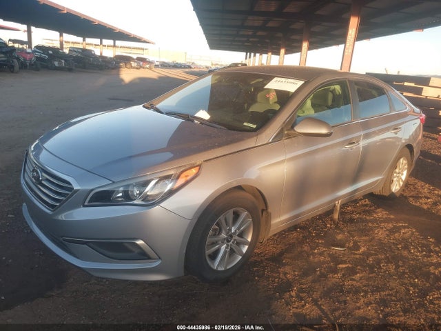 Hyundai SONATA SE 2016 5NPE24AF1GH324906 Image 2