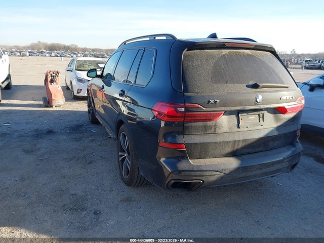 2020 BMW X7 5UXCX6C08L9B26308 Photo 2