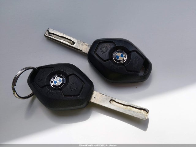 44436050 :رقم المزاد ، 4USBT33555LS58412 vin ، 2005 Bmw Z4 2.5i مزاد بيع