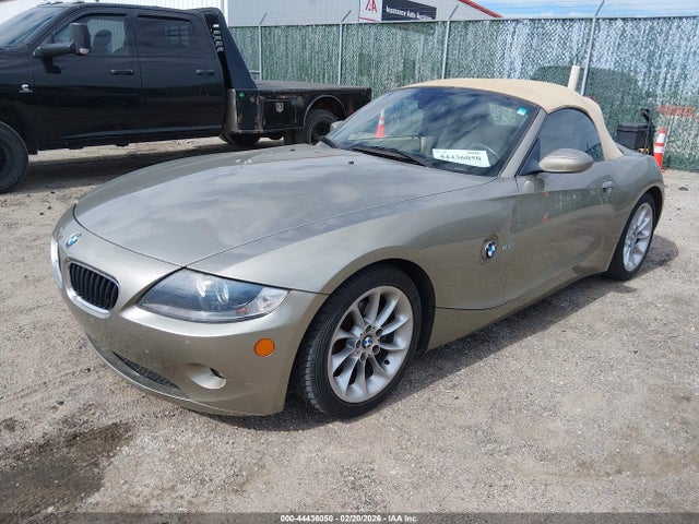 44436050 :رقم المزاد ، 4USBT33555LS58412 vin ، 2005 Bmw Z4 2.5i مزاد بيع