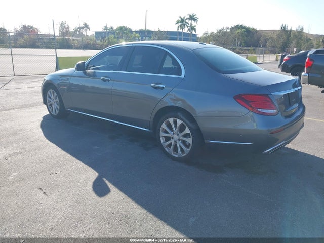 2017 MERCEDES-BENZ E 300 WDDZF4JB3HA081178 Photo 2