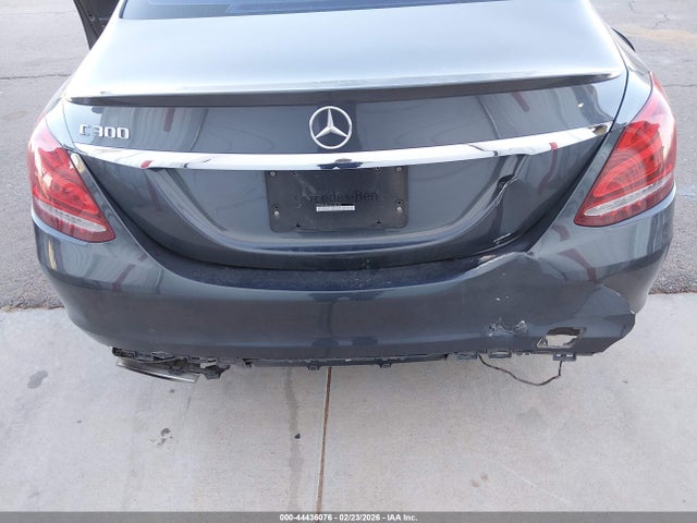2016 Mercedes-benz C 300 მანქანა იყიდება აუქციონზე, vin: 55SWF4JB1GU149124, აუქციონის ნომერი: 44436076