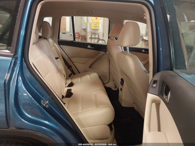 Продажа на аукционе авто 2017 Volkswagen Tiguan 2.0t S, vin: WVGBV7AX1HW513017, номер лота: 44436101