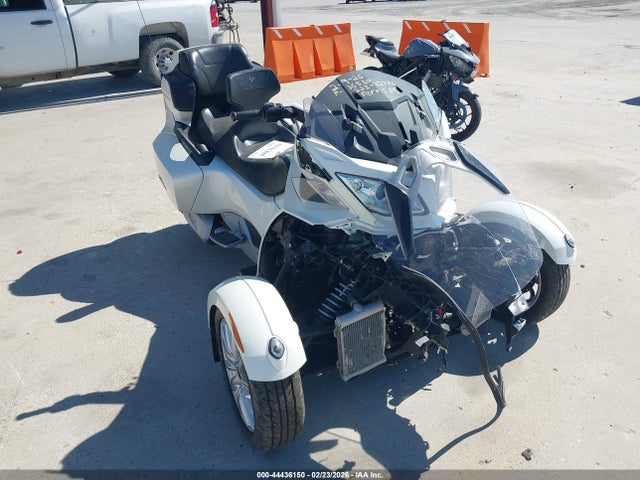 2014 CAN-AM SPYDER ROADSTER 2BXNBDD15EV008335
