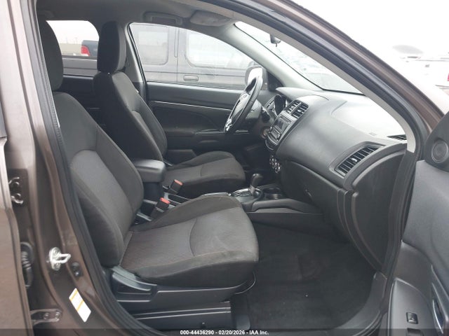 2017 MITSUBISHI OUTLANDER SPORT JA4AP3AU6HZ017339 Photo 4