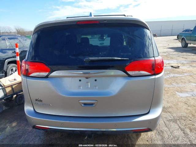 Продажа на аукционе авто 2017 Chrysler Pacifica Touring-l, vin: 2C4RC1BG0HR613137, номер лота: 44436344