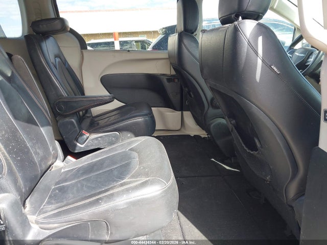 Продажа на аукционе авто 2017 Chrysler Pacifica Touring-l, vin: 2C4RC1BG0HR613137, номер лота: 44436344