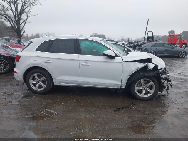 2021 Audi Q5 Premium 45 Tfsi Quattro S Tronic მანქანა იყიდება აუქციონზე, vin: WA1AAAFY0M2016384, აუქციონის ნომერი: 44436451