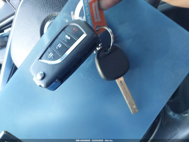 4T1B11HK1KU806695 Toyota CAMRY SE