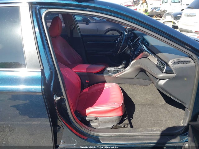 4T1B11HK1KU806695 Toyota CAMRY SE