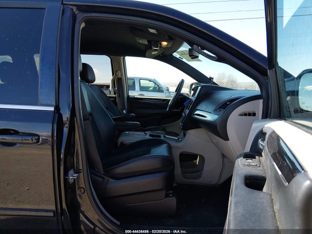 44436486 :رقم المزاد ، 2C4RDGCG8HR586414 vin ، 2017 Dodge Grand Caravan Sxt مزاد بيع