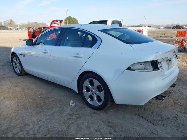 2017 JAGUAR XE SAJAR4BG7HA960144 Photo 2