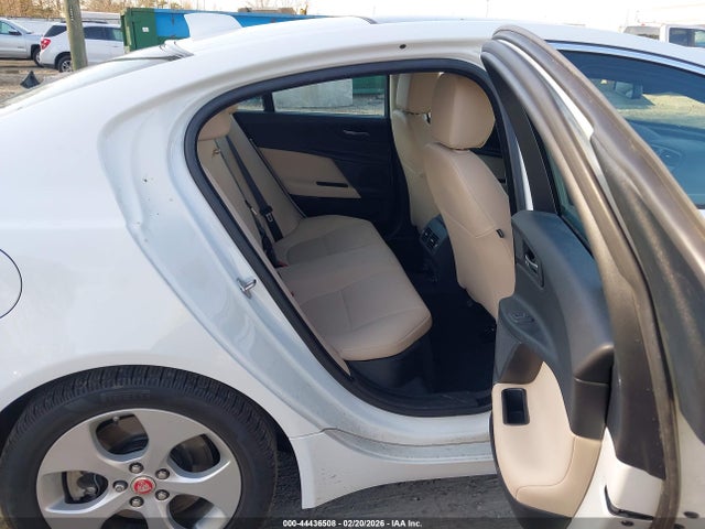 2017 JAGUAR XE SAJAR4BG7HA960144 Photo 7