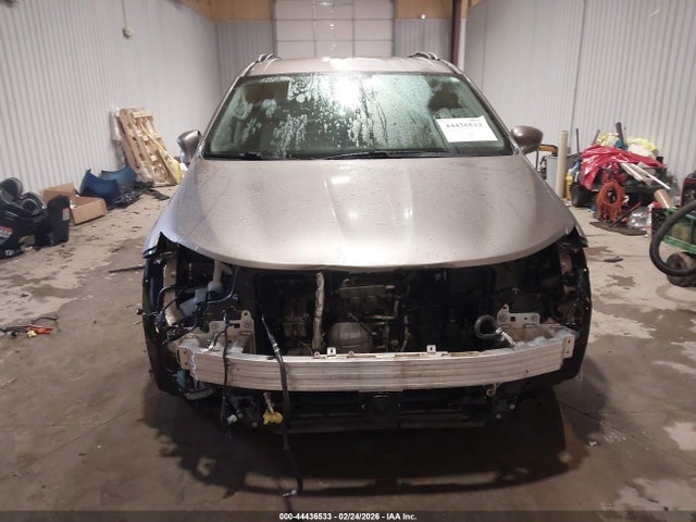 2017 Chrysler Pacifica Touring-l Plus მანქანა იყიდება აუქციონზე, vin: 2C4RC1EG6HR614272, აუქციონის ნომერი: 44436533