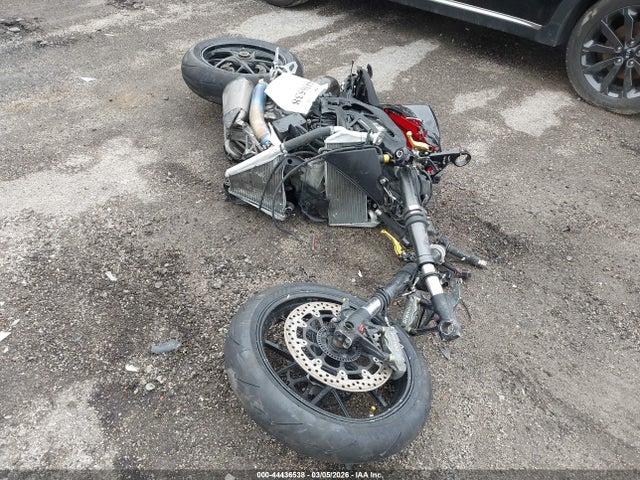 Auction sale of the 2022 Ducati Panigale V2, vin: ZDMHAATW1NB006444, lot number: 44436538