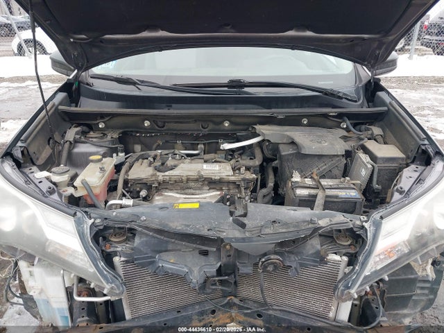 2T3BFREV6EW226272 Toyota RAV4 LE