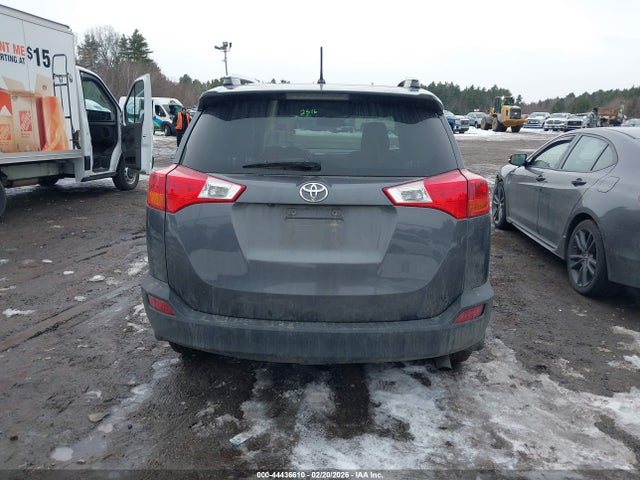 2T3BFREV6EW226272 Toyota RAV4 LE