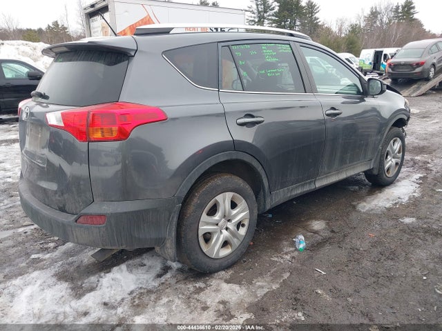 2T3BFREV6EW226272 Toyota RAV4 LE