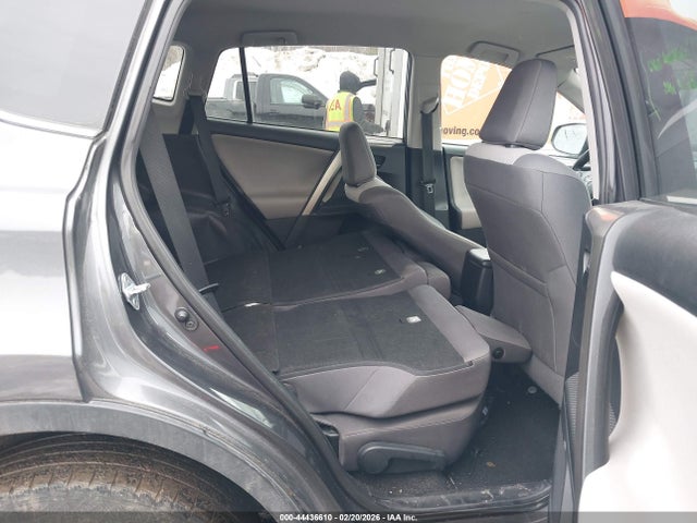 2T3BFREV6EW226272 Toyota RAV4 LE