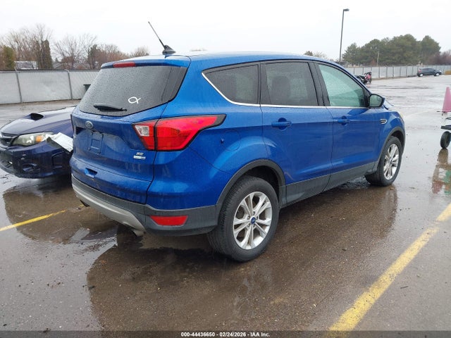 Ford ESCAPE SE 2019 1FMCU9GD9KUB31191 Image 4