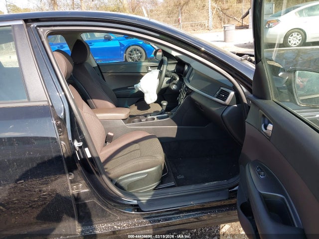 5XXGT4L32LG415813 KIA Optima Lx