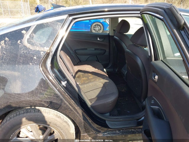 5XXGT4L32LG415813 KIA Optima Lx