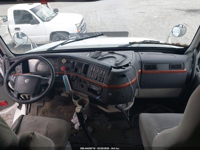 Aukcja sprzedaży 2011 Volvo Vn, vin: 4V4NC9EJ1BN531544, numer aukcji: 44436718