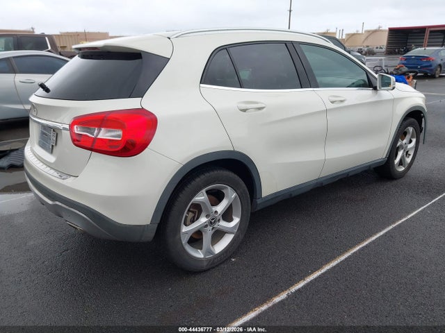 WDCTG4EB3JJ422554 Mercedes-Benz GLA 250