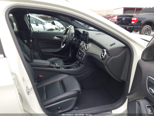 WDCTG4EB3JJ422554 Mercedes-Benz GLA 250