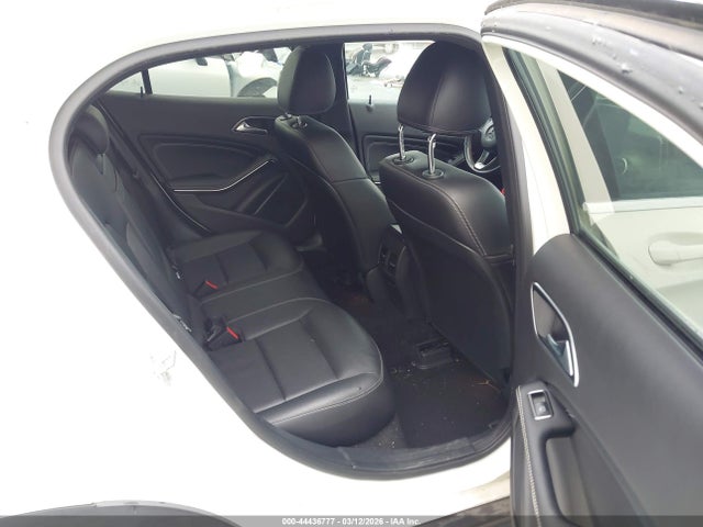 WDCTG4EB3JJ422554 Mercedes-Benz GLA 250