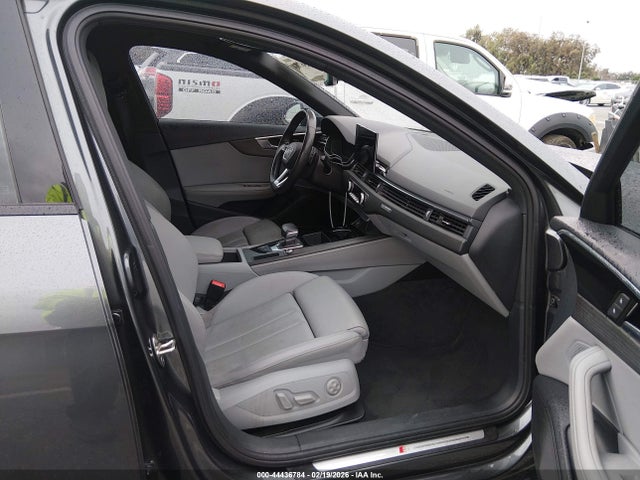 2021 Audi A4 Premium Plus 45 Tfsi S Line Quattro S Tronic მანქანა იყიდება აუქციონზე, vin: WAUEAAF49MN002144, აუქციონის ნომერი: 44436784