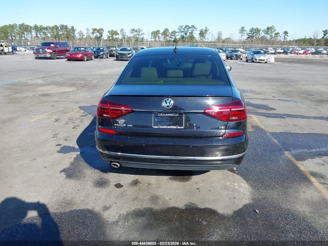 Продаж на аукціоні авто 2018 Volkswagen Passat 2.0t Sel Premium, vin: 1VWCA7A32JC048379, номер лоту: 44436805