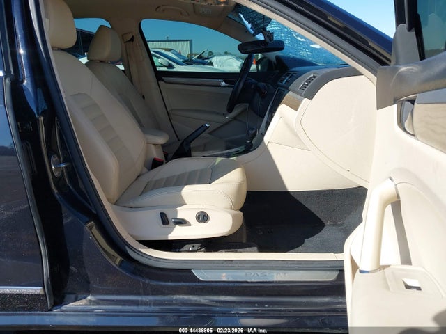 Продаж на аукціоні авто 2018 Volkswagen Passat 2.0t Sel Premium, vin: 1VWCA7A32JC048379, номер лоту: 44436805