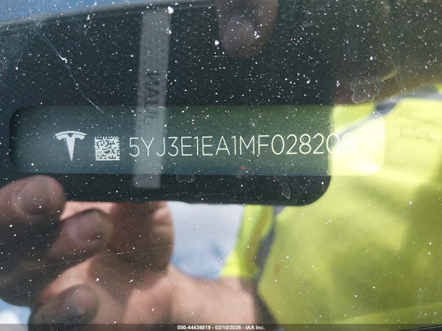 2021 Tesla Model 3 Standard Range Plus Rear-wheel Drive მანქანა იყიდება აუქციონზე, vin: 5YJ3E1EA1MF028208, აუქციონის ნომერი: 44436819