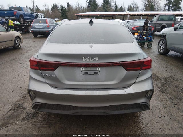 3KPF24AD9PE646569 KIA Forte Lxs
