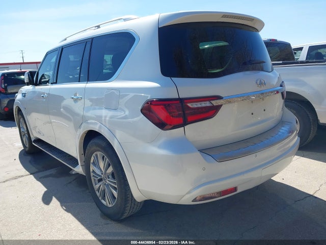 2018 INFINITI QX80 JN8AZ2NF0J9661757 Photo 2