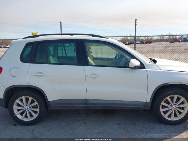 WVGAV7AX1FW581472 Volkswagen TIGUAN SE