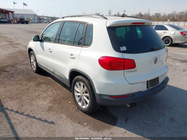 WVGAV7AX1FW581472 Volkswagen TIGUAN SE