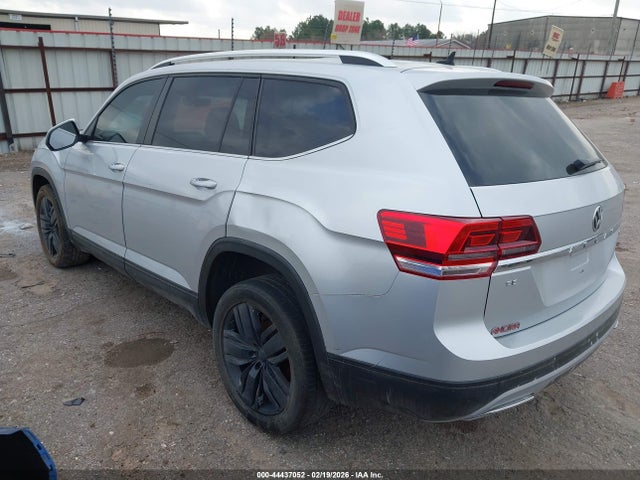 2019 VOLKSWAGEN ATLAS 1V2WR2CA1KC596171 Photo 2