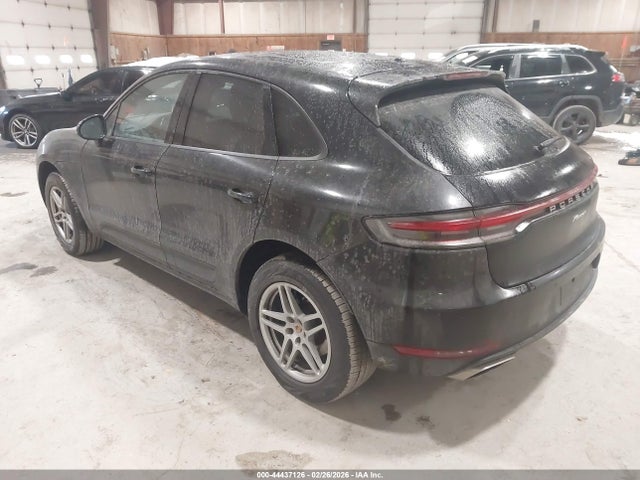 2019 PORSCHE MACAN WP1AA2A52KLB00219 Photo 2