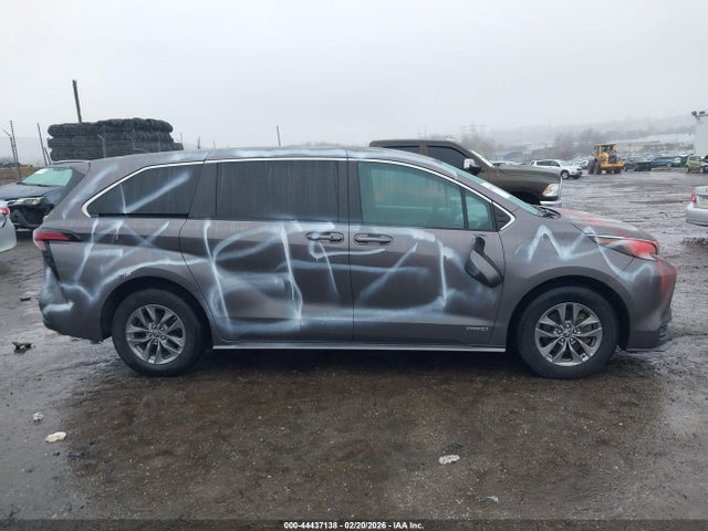 Продажа на аукционе авто 2021 Toyota Sienna Le, vin: 5TDKRKEC4MS046608, номер лота: 44437138