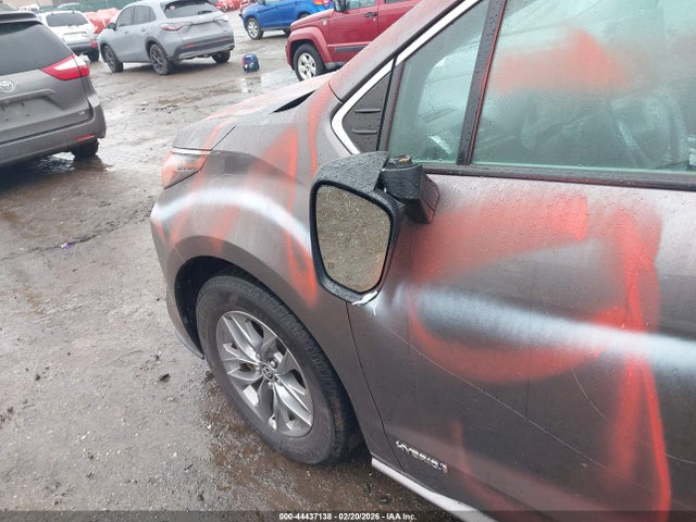 Продажа на аукционе авто 2021 Toyota Sienna Le, vin: 5TDKRKEC4MS046608, номер лота: 44437138
