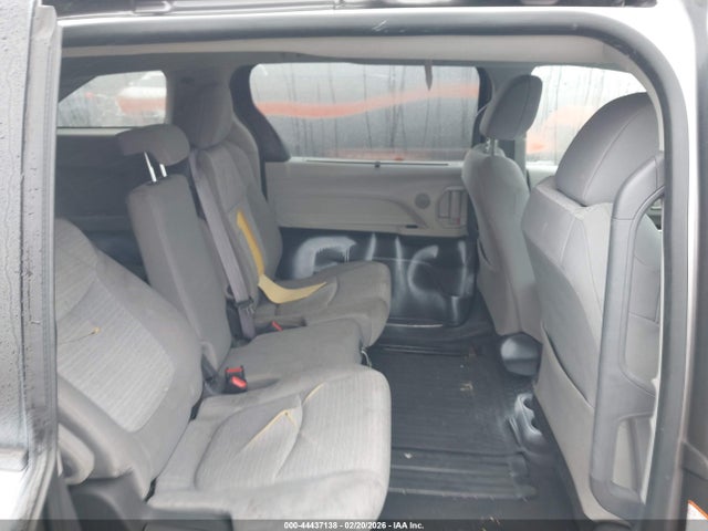 Продажа на аукционе авто 2021 Toyota Sienna Le, vin: 5TDKRKEC4MS046608, номер лота: 44437138