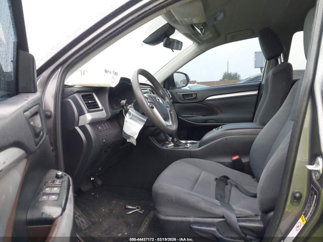 5TDZARFH1KS052033 Toyota Highlander