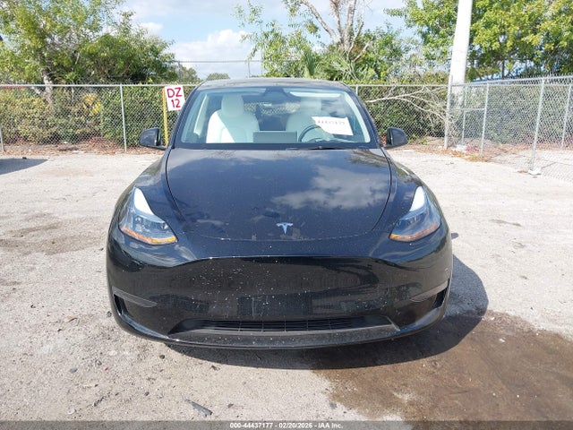 7SAYGDED8SF253561 Tesla Model Y Long Range Dual Motor Rear-wheel Drive