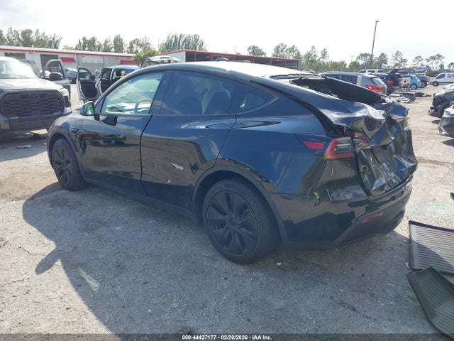 2025 TESLA MODEL Y 7SAYGDED8SF253561 Photo 2