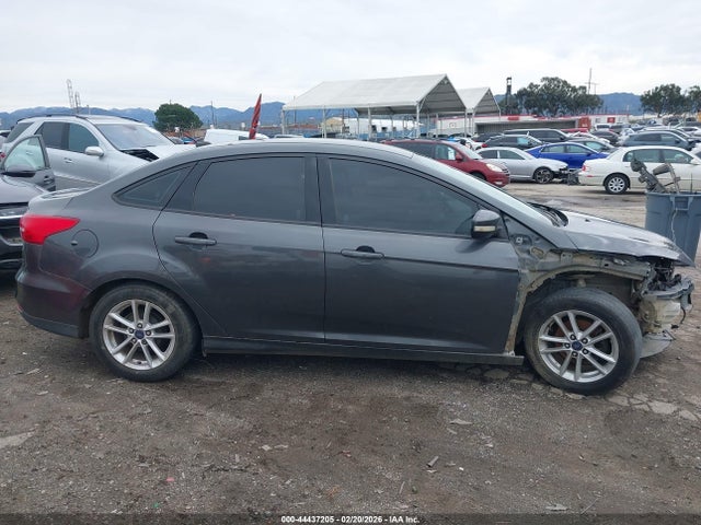 Ford FOCUS SE 2015 1FADP3F20FL221876 Image 14