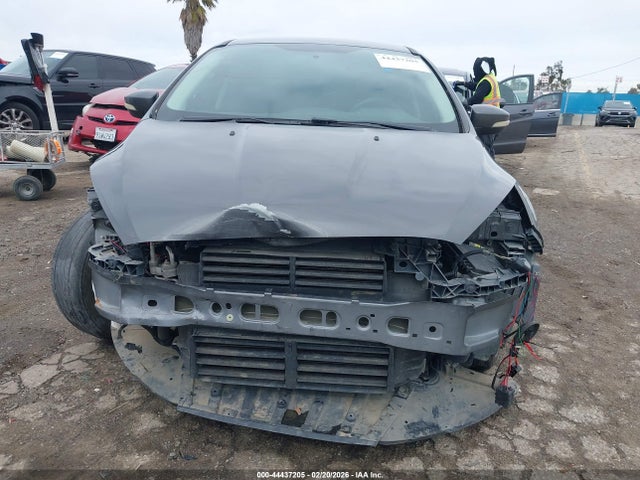 Ford FOCUS SE 2015 1FADP3F20FL221876 Image 6