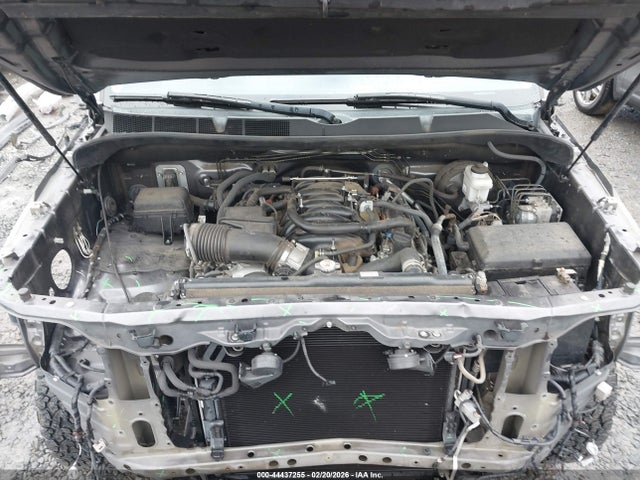 5TFDY5F15JX741440 Toyota Tundra Sr5 5.7l V8